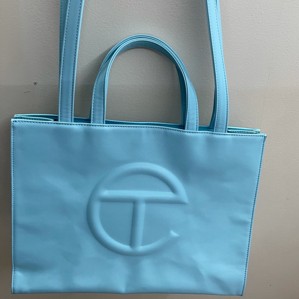 Medium Pool Blue Telfar